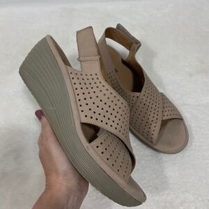 Clarks Reedly Variel Wedge Comfort Slingback Sandal Leather Perforated Beige 8.5